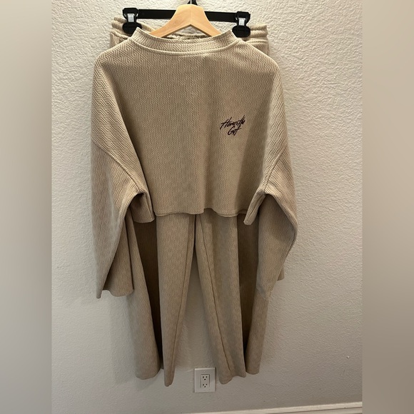 Rare Honor The Gift Women’s Sweatshirt & Sweatpants Set S Beige Tracksuit Luxury - Picture 2 of 13